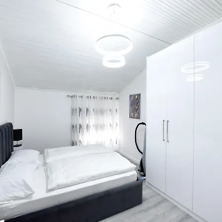 Apartment Vila Hope 6 *
