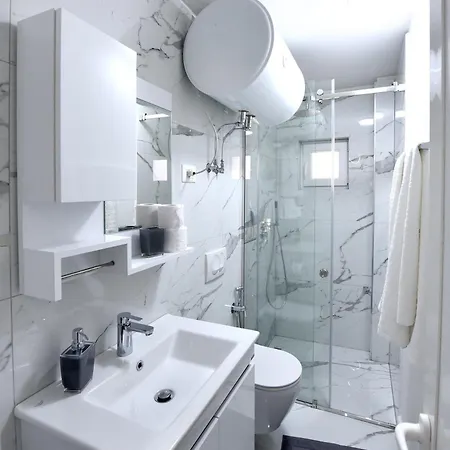 Apartment Vila Hope 6 *